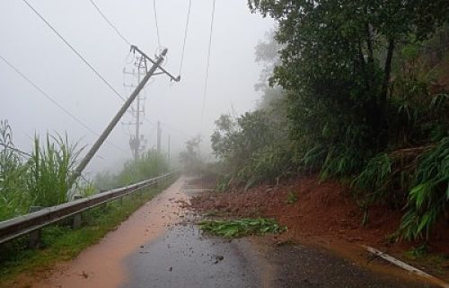 Chủ động ứng phó với mưa lớn, lũ quét, sạt lở đất, giông lốc, sét